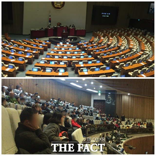 지난달 29일 오후 2시 22분 최원식 국민의당 의원이 무제한 토론(필리버스터)을 진행하고 있다(위 사진). 의원석에는 새누리당 의원 1명, 더불어민주당 의원 1명 총 2명이 자리를 지키는 반면 방청석에는 90여 명의 시민들이 필리버스터를 방청하고 있다./국회=서민지 기자
