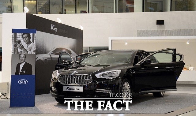 3일 기아자동차는 동대문디자인플라자에서 진행되는 메이드 인 코리아 - 문화로 산업을 창조하다 전시회에서 옻칠 공예로 실내를 꾸민 K9 퀸덤을 전시한다고 밝혔다. / 기아자동차 제공