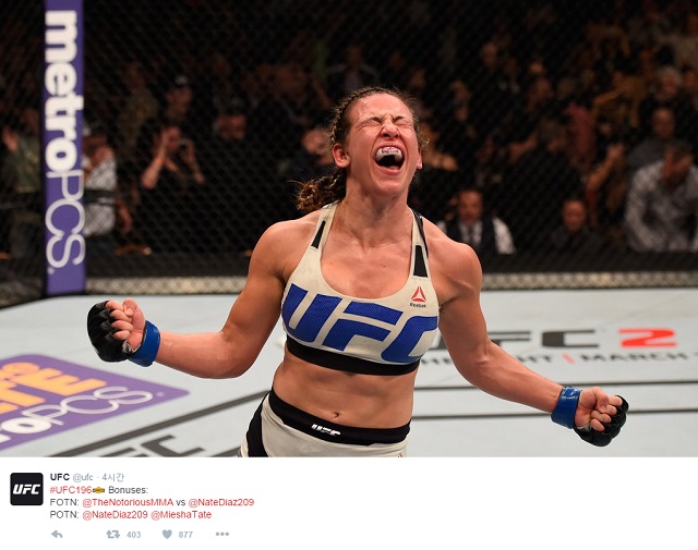 챔피언 테이트! 미샤 테이트가 6일  UFC 196 코메인이벤트 여자 밴텀급 타이틀매치에서 홀리 홈을 제압했다. / UFC 트위터 캡처