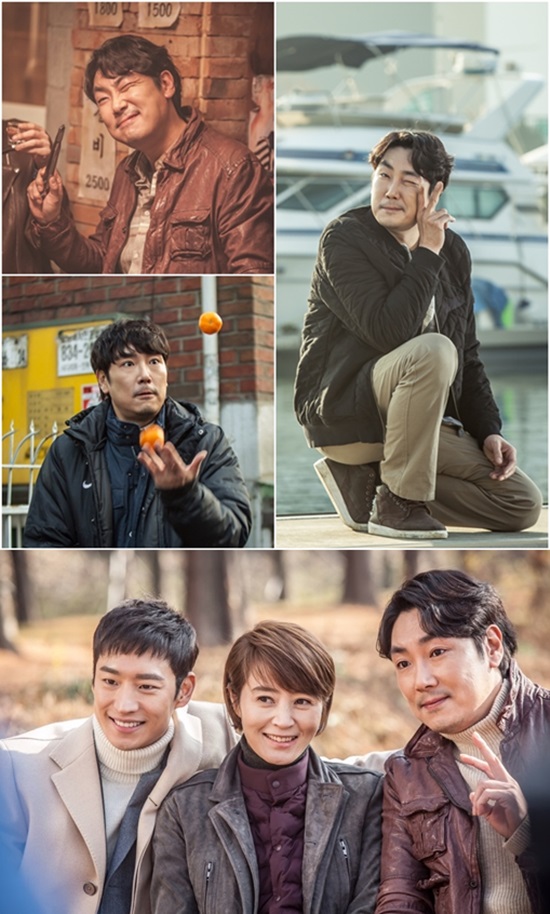 조진웅의 귀여움 살린 케미. 조진웅(아래 오른쪽)은 이재한 연기를 하면서 문득 튀어나오는 귀여운 반전 코믹 연기를 살리고 있다. /CJ E&M 제공