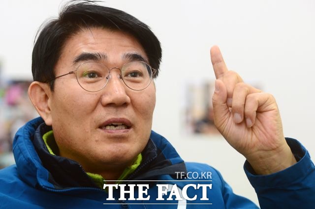 노 후보가 생태도시 순천과 관련해 설명하고 있다. /순천=남윤호 기자