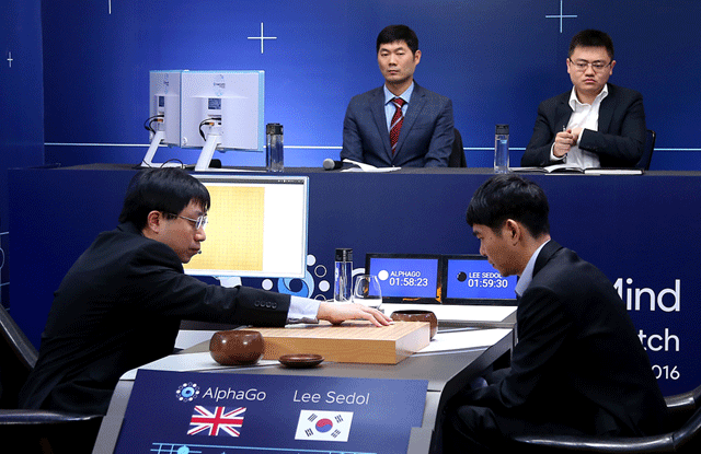이세돌 9단과 알파고의 5번기 4국이 중반으로 넘어갔다. /구글 제공