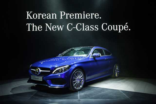 지난 12일 메르세데스-벤츠 코리아가 경희대 평화의전당에서 개최한 2016 Mercedes Fan’s Night에서 더 뉴 C-클래스 쿠페를 공개했다. /메르세데스-벤츠 코리아 제공
