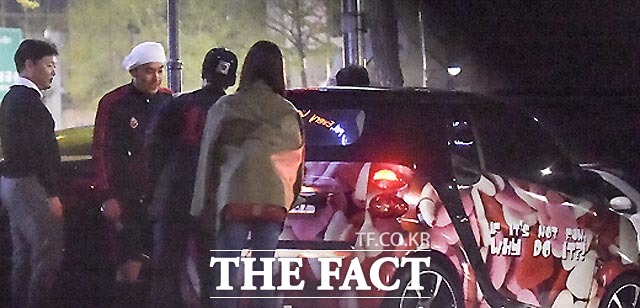 홍철이 홍카 타고왔구나~