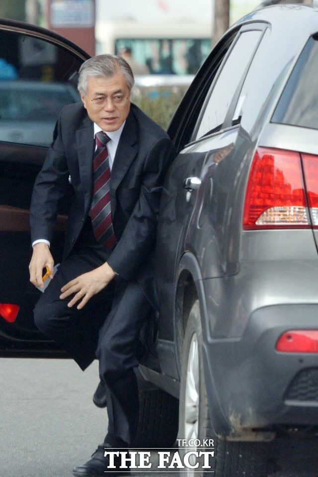 민주통합당 문재인 의원은 대선을 치른 뒤 지역구인 부산 사상구로 돌아갔다. / 부산=임영무·문병희 기자