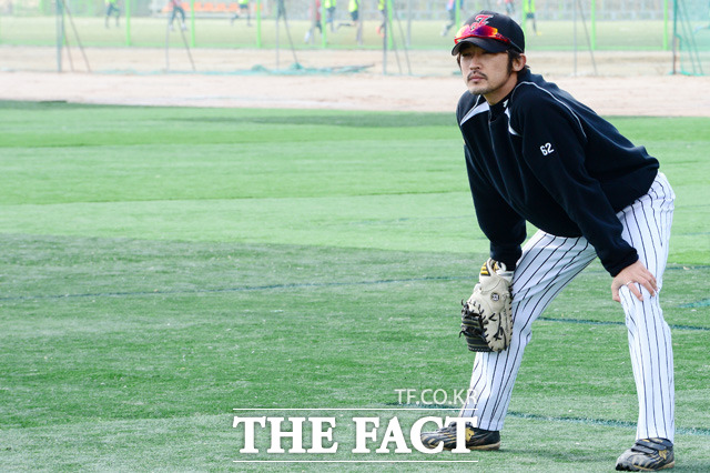 3루, 2루, 1루!- 안재욱은 경기 동안 3루수에서 2루수, 1루수를 오가며 전천후 내야 수비수로 나섰다.