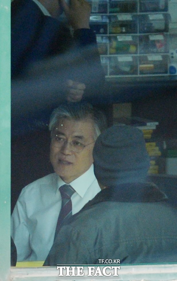 문 의원은 대선을 치른 뒤 그간 소홀했던 지역 민심에 귀를 기울이며 바쁜 행보를 이어가고 있다.