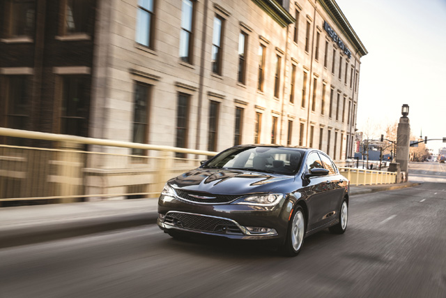 JTBC 드라마 욱씨남정기에서 배우 이요원이 아메리칸 프리미엄 중형세단 크라이슬러 200C를 타고 등장할 예정이다. /크라이슬러 제공