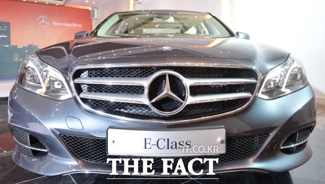 지난 1월과 2월 동안 국내 시장에서 메르세데스-벤츠가 8085대를 팔았지만, BMW는 5326대를 판매하는데 그쳤다. /더팩트 DB