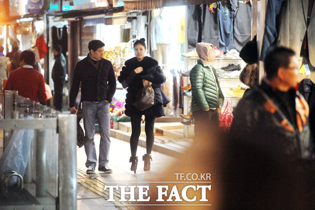 ▲박은지와 박지우는 주변 사람들을 의식하지 않고 끊임없이 대화를 나누며 다정한 한때를 보냈다./배정한 기자