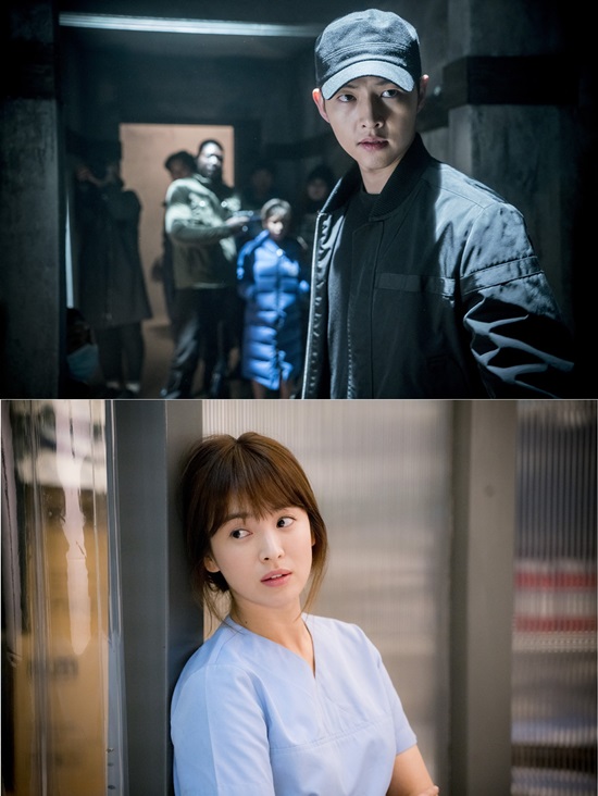태양의 후예 군인과 의사, 사랑도 쉽지 않죠. 태양의 후예에서 군인 송중기(위)와 의사 송혜교는 직업관을 두고 갈등한다. /NEW 제공