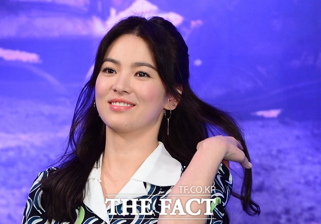 송혜교 광고 러브콜 거절. 배우 송혜교가 일본 전범기업의 억대 출연료를 거절했다. /이새롬 기자