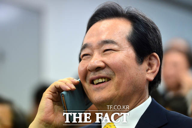 빗발 치는 축하 전화