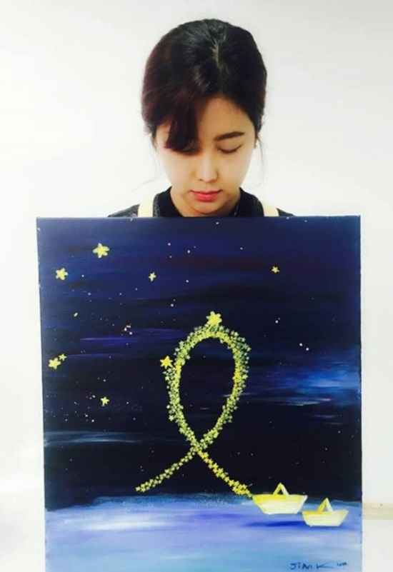 솔비 세월호 참사 추모. 가수 솔비가 인스타그램에 세월호 참사를 추모하는 그림을 직접 그려 공개했다. /솔비 인스타그램