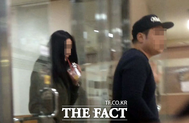 원정 성매매 혐의를 받는 L양. 브로커 강씨는 27일 열린 2회 공판에서 단순한 소개팅이었다며 혐의를 전면 부인했다. 서울지검=문병희·이덕인 기자