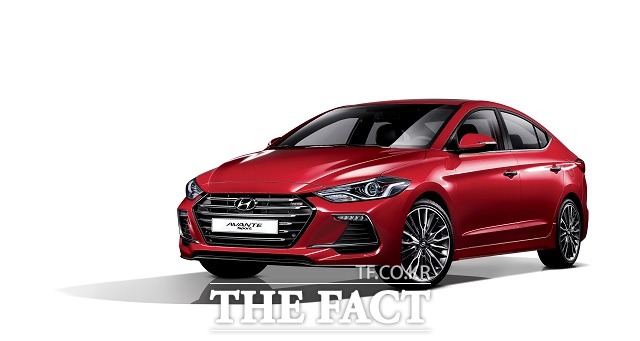 현대자동차가 고성능 터보 엔진을 탑재해 중형급 이상의 동력 성능을 구현한 아반떼 스포츠를 출시했다고 28일 밝혔다. /현대자동차 제공