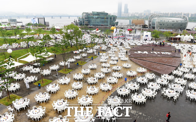 대형 식당으로 변신한 한강공원