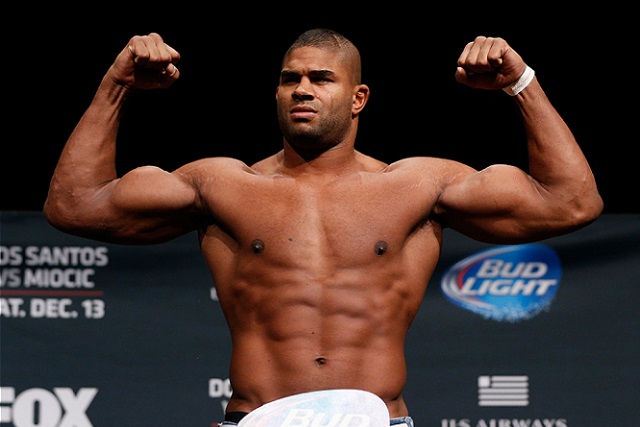 오브레임 대권 도전! 오브레임이 9일 알롭스키를 상대로 2라운드 TKO 승리를 거두며 UFC 헤비급 타이틀에 강한 자신감을 드러냈다. / UFC 홈페이지 캡처