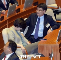 [TF포토] 졸고 있는 박주현 당선인, '국민들이 지켜보고 있어요!'