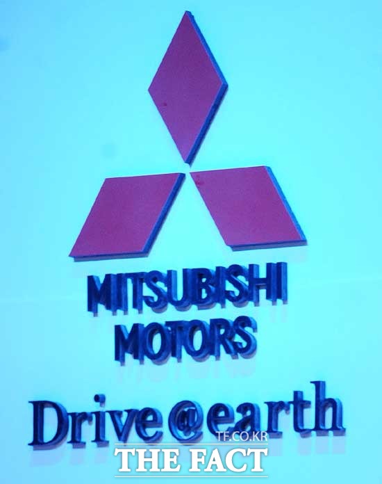 닛산 자동차는 12일 연비조작 파문으로 어려움을 겪는 미쓰비시 자동차를 인수했다고 밝혔다. /더팩트 DB