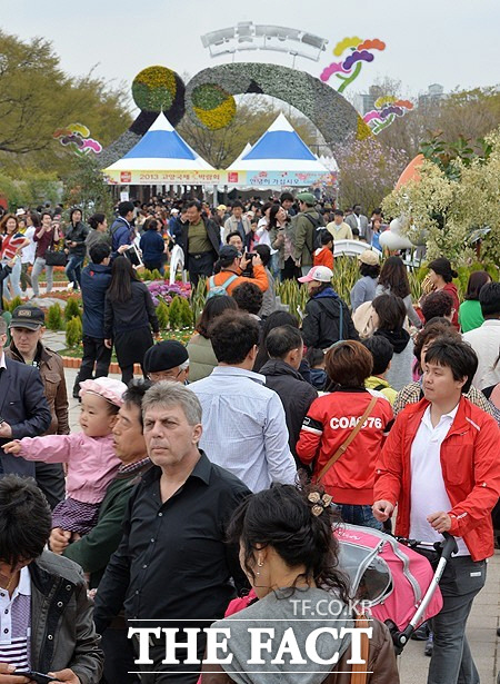 서울시와 (사)한국공정무역단체협의회는 오는 14일 오전 11시부터 오후 5시까지 서울시청 서소문청사 주변과 덕수궁 돌담길 일대에서 21세기 풍류, 공정무역을 맛보다를 주제로 2016년 세계 공정무역의 날 한국 페스티벌을 개최한다고 12일 밝혔다./더팩트DB