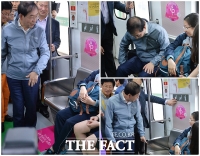 [TF사진관] 박원순 시장, '무심코 앉은 핑크색 자리…당황 역력?'
