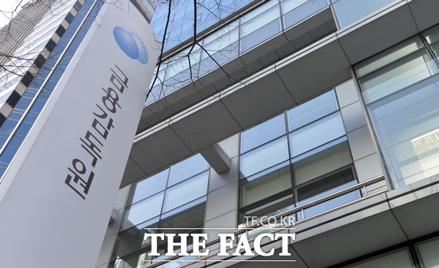 금융감독원이 자살보험금 미지급 생명보험사에 제재를 가한다는 계획을 전달한 것으로 알려졌다. /더팩트 DB