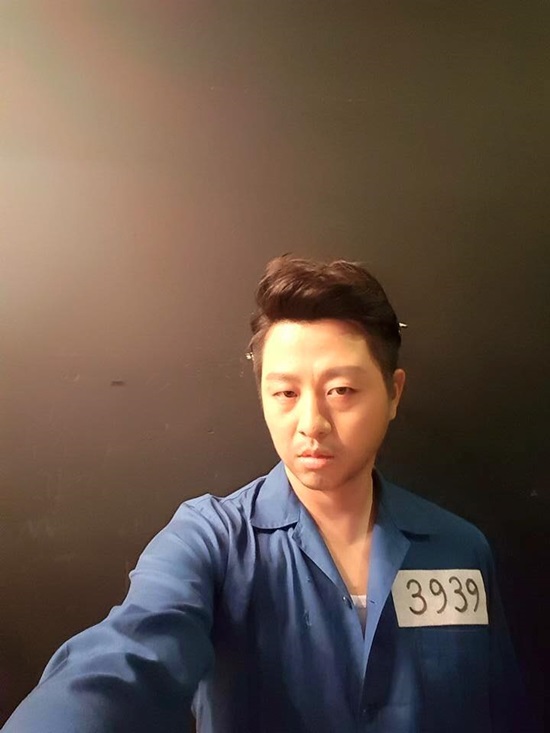 개그맨 유상무. 성폭행 혐의를 받고 있는 개그맨 유상무가 출연 중인 tvN 프로그램에서 잠정적으로 하차했다. /코미디 빅리그 페이스북