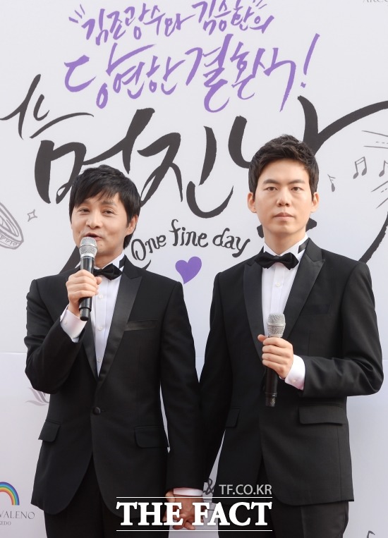 25일 김조광수(왼쪽) 영화감독과 김승환 레인보우팩토리 대표가 국내 최초로 제기한 동성결혼 혼인신고 소송이 받아들여지지 않았다. /더팩트DB