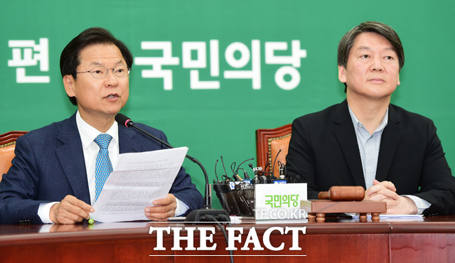 안철수 국민의당 상임공동대표는 3일 오전 국회에서 열린 최고위원회의에서 방산비리를 막는 것이 튼튼한 안보의 첫걸음이고 조국을 지키다 희생된 용사들 정신을 지키는 것이라고 강조했다./배정한 기자