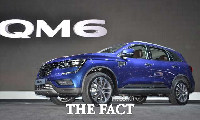 QM6는 중형 세단 시장에서 인기를 끌고 있는 SM6와 흡사한 디자인을 보이고 있다.