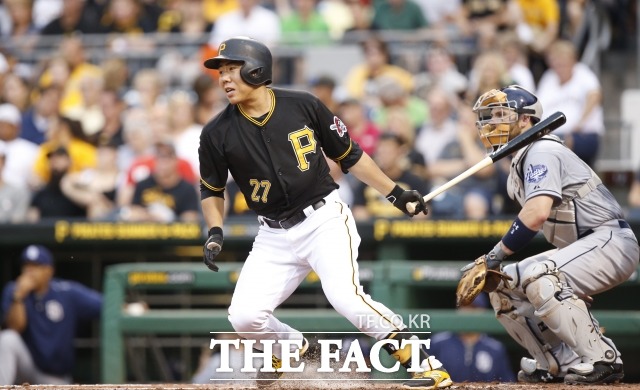 강정호 8호 홈런! 강정호가 5일 열린 2016 메이저리그 LA 에인절스와 원정 경기에서 5번 타자 3루수로 선발 출장해 시즌 8호 홈런을 포함해 3타수 1안타 1볼넷 1사구 2타점을 기록했다. / 더팩트 DB