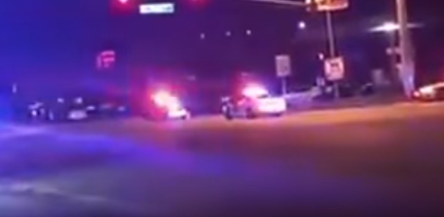 13일 유튜브에 미국 올랜도에서 발생한 총기난사 현장 영상이 공개됐다. 이번 총기난사로 최소 50명이 사망한 것으로 알려졌다./유튜브 영상 캡처