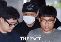 [TF포토] 박유천, 성폭행 혐의 세 번째 피소...'험난한 퇴근길'