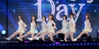 [TF포토] 오마이걸, 화끈한 발차기에 '오마이갓!'