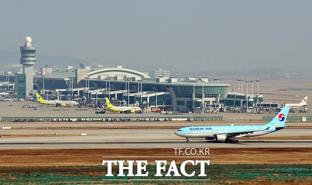 21일 영남권 신공항 건설이 백지화된 가운데 발표를 앞두고 장 막판 관련 테마주들이 출렁였다. /더팩트 DB