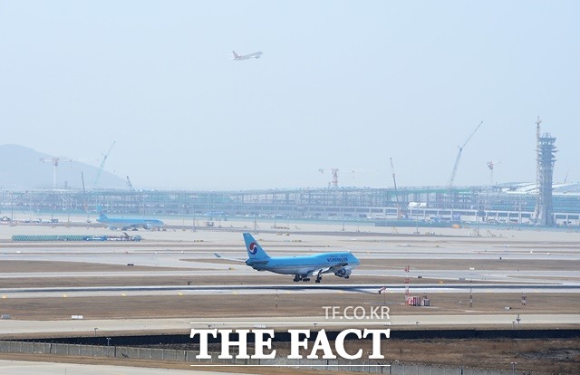 21일 오전 신공항 입지선정 결과 발표를 앞두고 관련 테마주에 매수세가 거세게 들어오면서 동반 강세를 이어가고 있다. /더팩트 DB