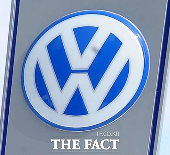 검찰은 24일 배출가스 시험성적을 조작해 인증서를 발급받은 혐의로 아우디폭스바겐코리아 인증담당 윤모 이사를 구속했다. /더팩트 DB