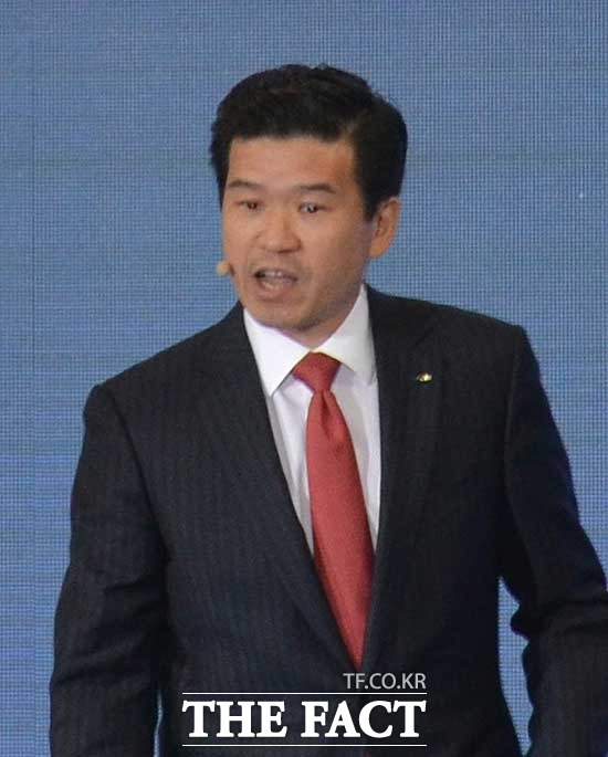제임스 김 한국지엠 사장이 24일 회사 내부 비리에 대해 강한 유감을 표하며 단호히 대처하겠다는 뜻을 밝혔다. /더팩트 DB