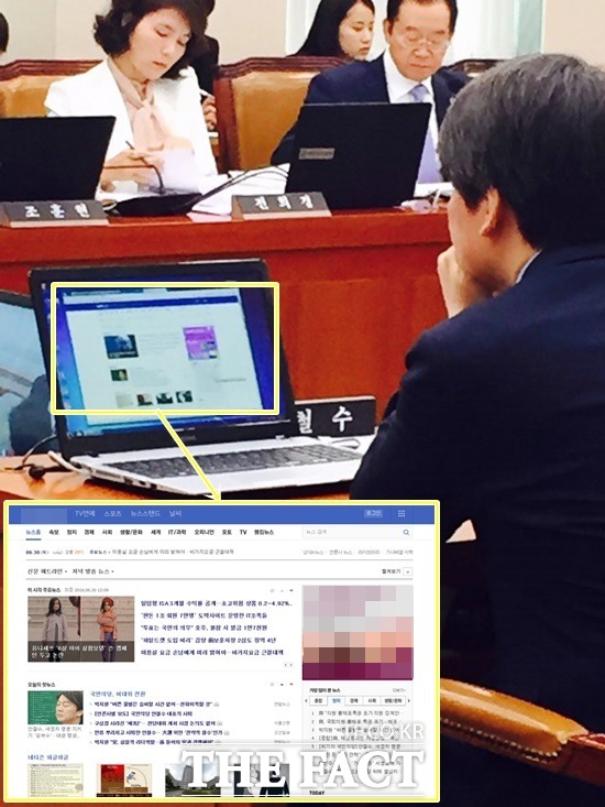 안철수 전 국민의당 상임공동대표가 사퇴(지난달 29일) 다음 날 국회 교육문화체육관광위운회에서 자신의 기사를 보고 있다. /국회=서민지 기자