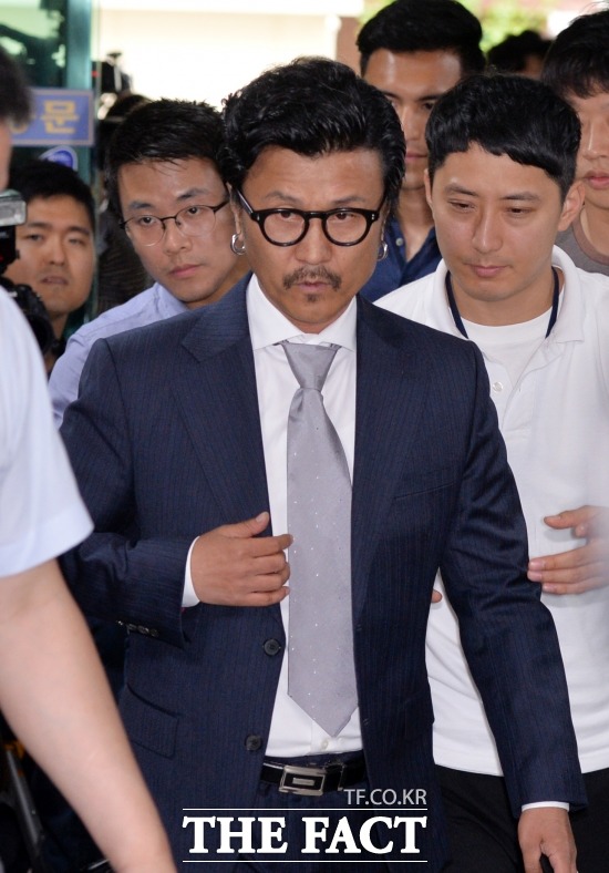 이주노 성추행 혐의 입건. 가수 이주노가 성추행 혐의로 경찰 조사를 받았다. /문병희 기자