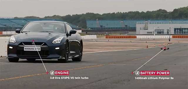 닛산은 최근 GT-R 드론과 3.8리터 V6 트윈터보 엔진을 탑재한 GT-R이 레이스를 펼친 영상을 유튜브에 공개했다.  /유튜브 캡처