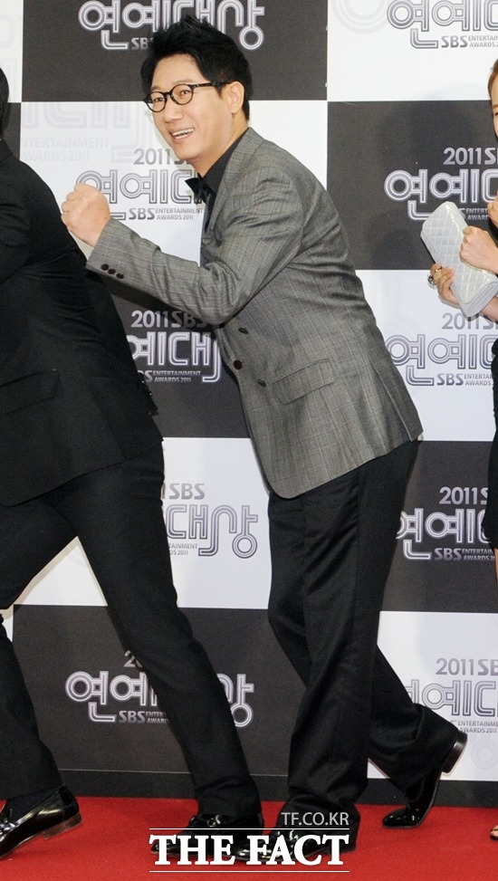 중국에서 큰 사랑을 받는 개그맨 지석진. 개그맨 지석진은 중국 SNS 웨이보에서 팔로워 약 205만 명을 보유하는 등 중국에서 인기스타로 자리매김했다. /더팩트 DB