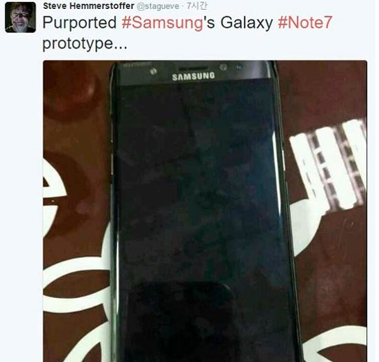 삼성전자는 다음 달 2일 뉴욕 해머스타인 볼룸에서 차세대 스마트폰을 공개한다. 사진은 12일 트위터에 올라온 갤럭시노트7 추정 프로토타입. /트위터 캡처