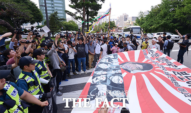 일본 자위대 창설 62주년 기념행사가 지난 12일 서울 중구 밀네니엄 힐튼호텔에서 성대하게 펼쳐졌다. /더팩트 DB