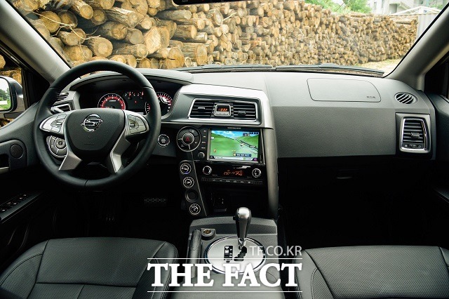 새 모델에는 USB 포트를 기본으로 장착해 탑승자가 휴대하는 USB 메모리의 MP3 파일 재생은 물론 스마트폰 충전을 손쉽게 할 수 있도록 하는 등 편의성도 대폭 개선했다.