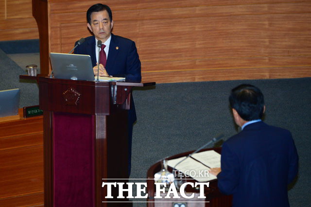 한민구 국방부장관, 사드로 서울 방위는 제한적