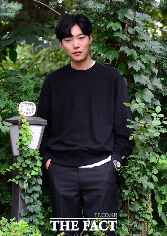 수호야, 고생했어. 류준열은 운빨로맨스 제수호에게 미안한 마음과 고생했다는 말을 전했다. /이새롬 기자