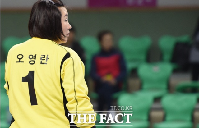 기수 오영란! 리우 올림픽에 나서는 한국 선수단 본진 158명이 기수 오영란을 필두로 27일 오전 인천국제공항에서 브라질로 출국했다. / 더팩트 DB