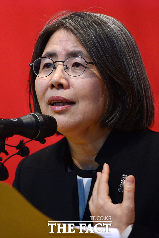 헌법재판소가 이날 내릴 수 있는 판단은 합헌과 위헌이며, 이외에도 한정합헌, 한정위헌, 헌법불일치 등 변형 결정을 선고할 수 있다. 지난해 3월 회견 당시 김 전 위원장의 모습./남윤호 기자